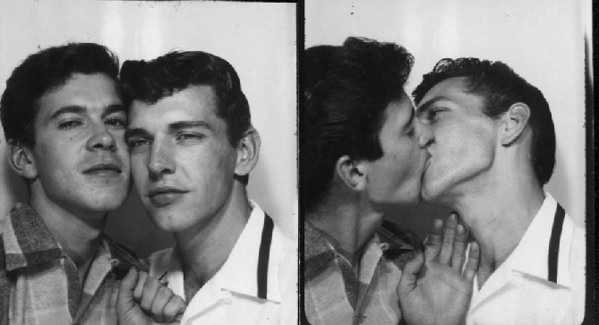 Fotos capturan furtivo beso gay en los 50’s